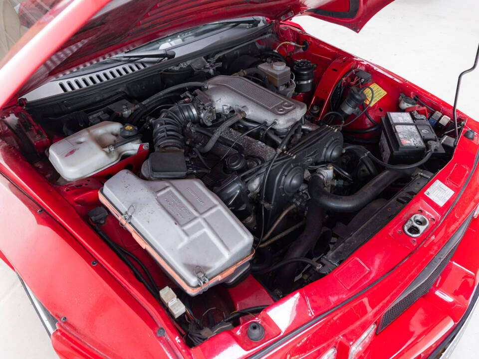 Image 30/32 de Alfa Romeo SZ (1994)