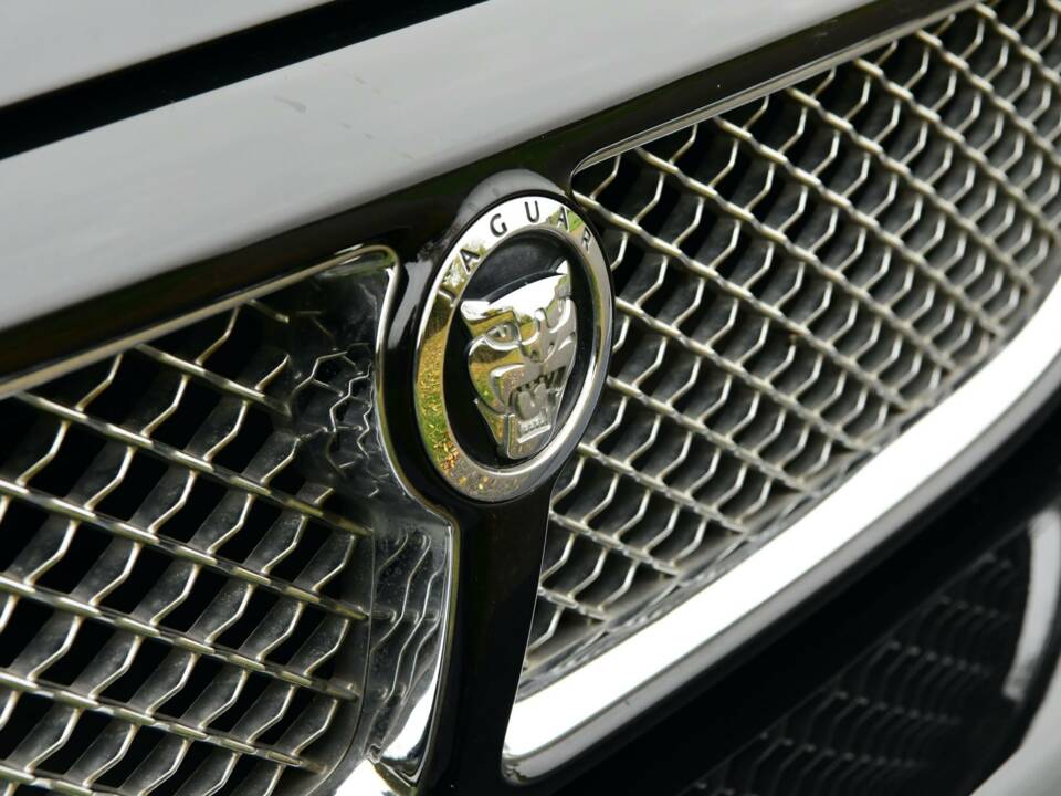 Image 26/50 of Jaguar XJ 8 4.2 (2008)