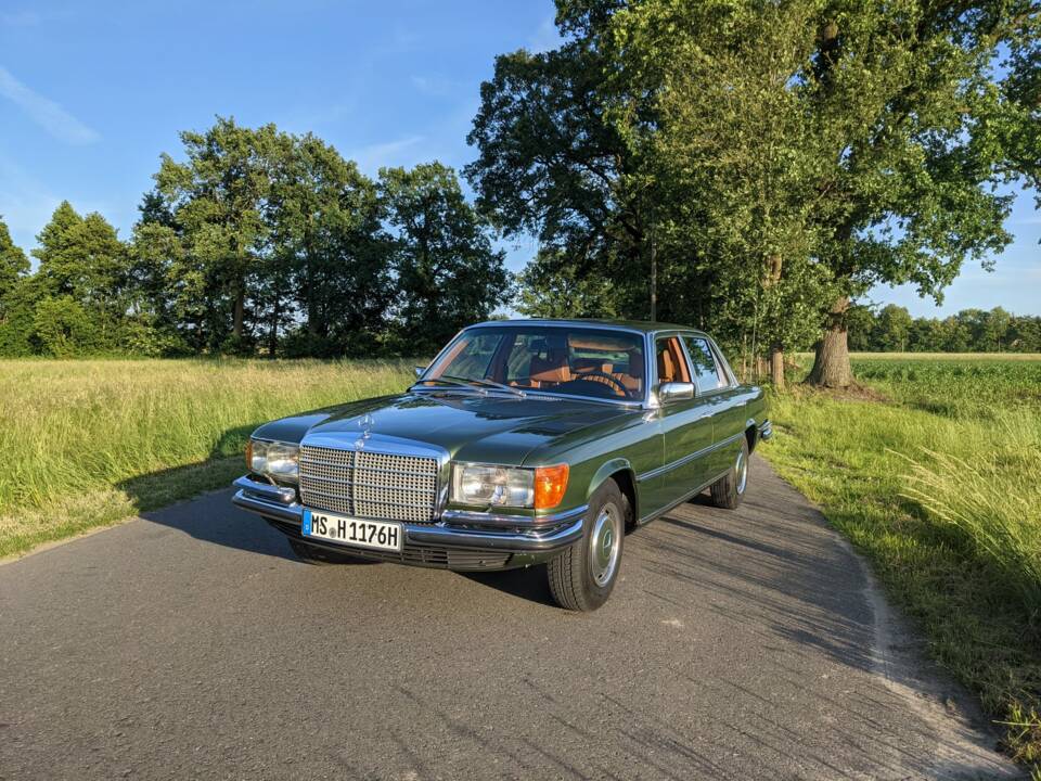 Image 1/4 de Mercedes-Benz 280 SEL (1976)