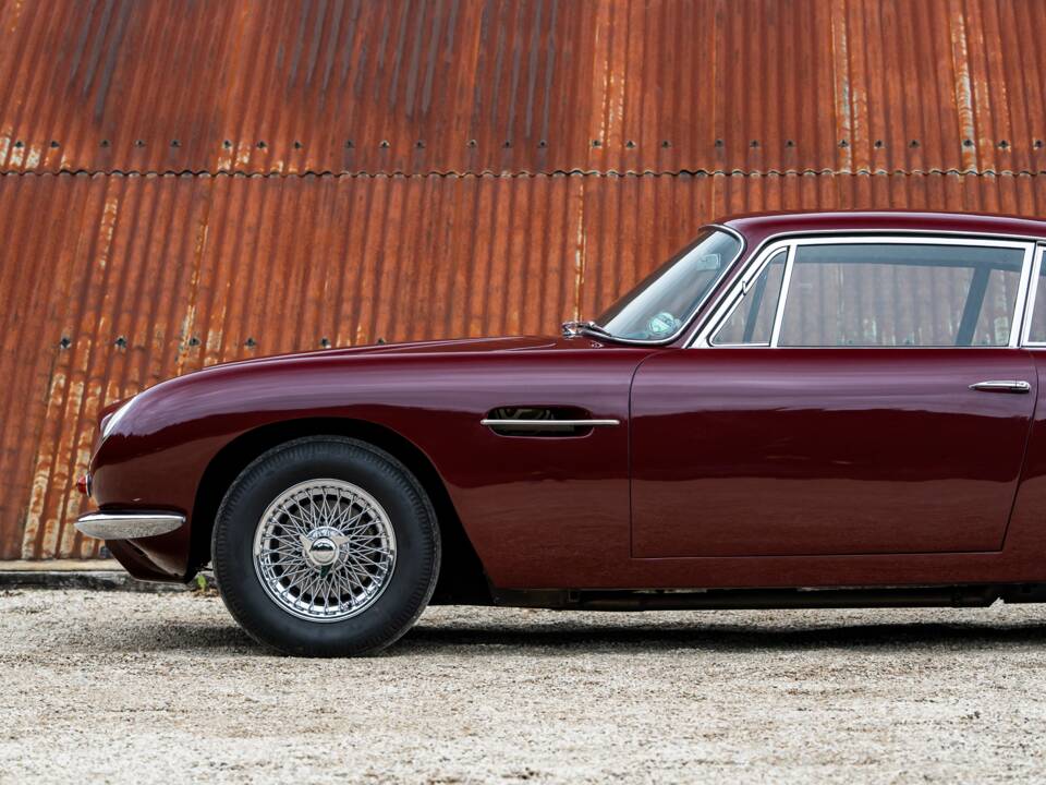 Bild 11/39 von Aston Martin DB 6 (1967)