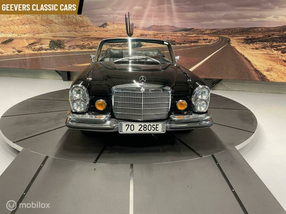 Image 31/44 of Mercedes-Benz 280 SE (1970)