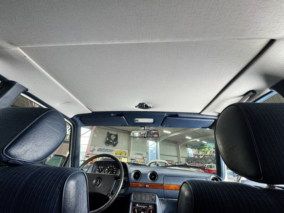 Image 12/34 of Mercedes-Benz 200 (1983)