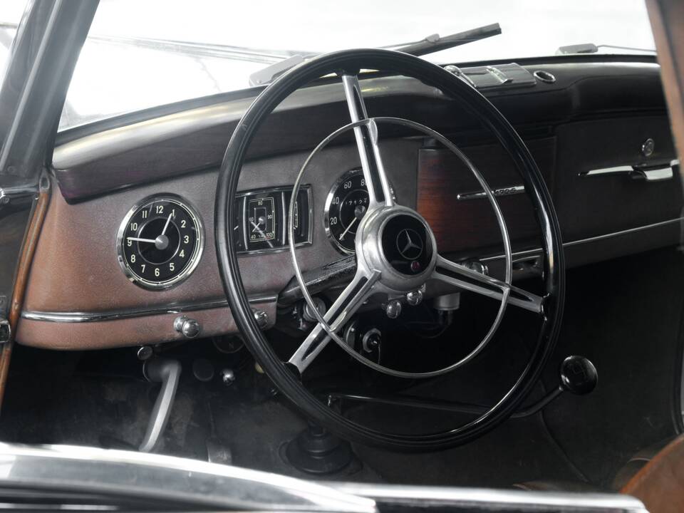 Image 18/50 de Mercedes-Benz 170 S Cabriolet A (1951)