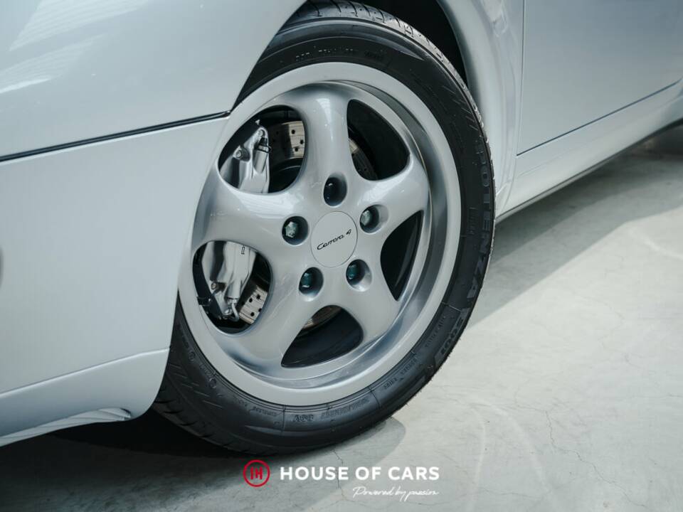 Image 11/25 de Porsche 911 Carrera 4 (1995)