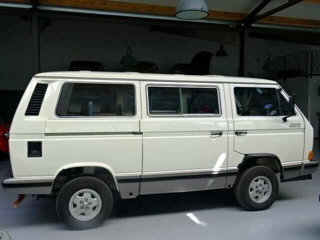 Image 4/32 of Volkswagen T3 Caravelle 2.1 Syncro (1991)