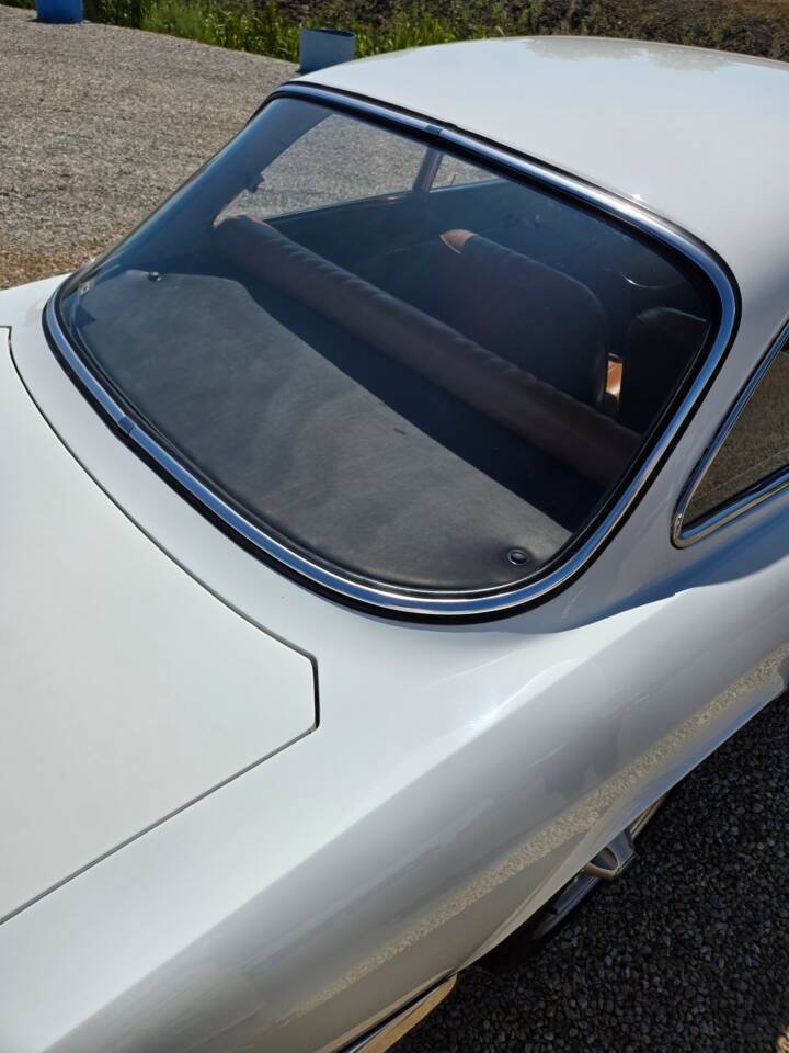 Image 13/84 of Alfa Romeo Giulia GT 1300 Junior (1968)