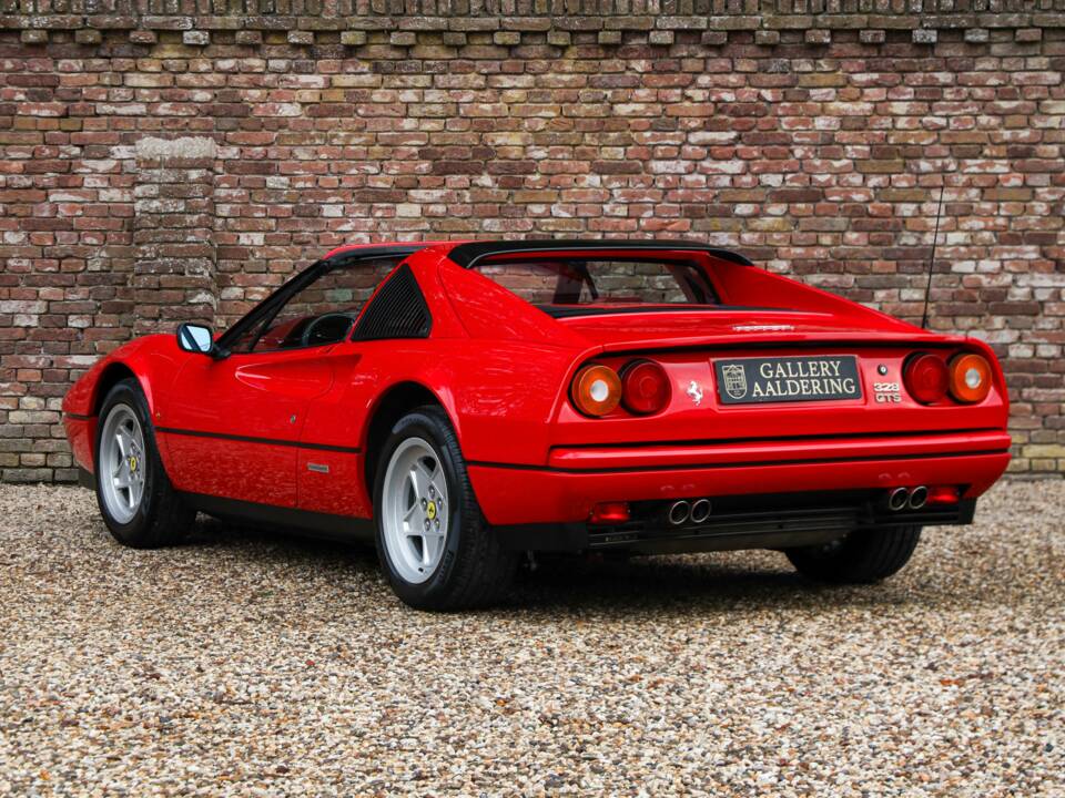 Immagine 2/50 di Ferrari 328 GTS (1986)