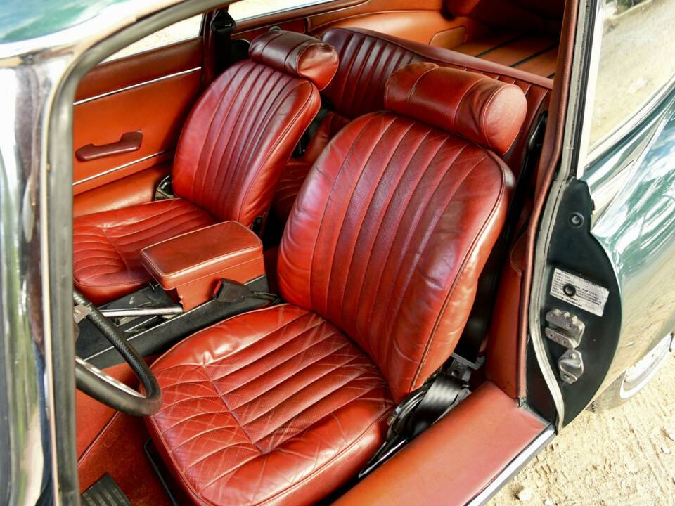 Image 34/50 of Jaguar E-Type V12 (2+2) (1973)