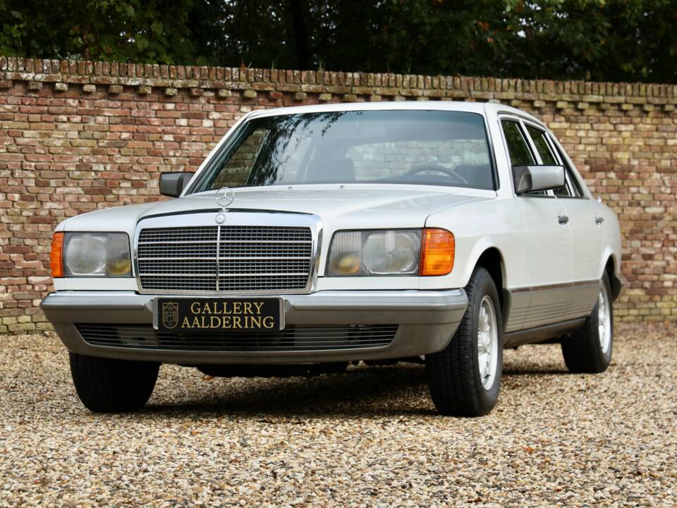 Bild 9/50 von Mercedes-Benz 380 SEL (1983)