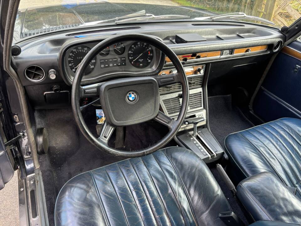 Image 17/42 of BMW 3,3 L (1974)