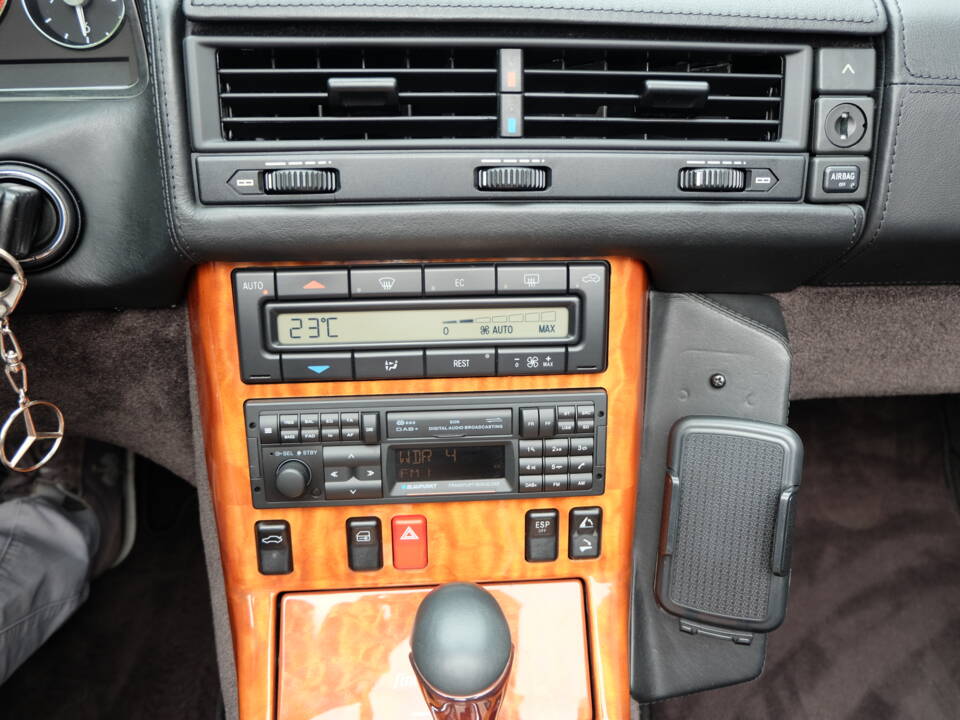 Bild 30/63 von Mercedes-Benz SL 320 &quot;Final Edition&quot; (2001)