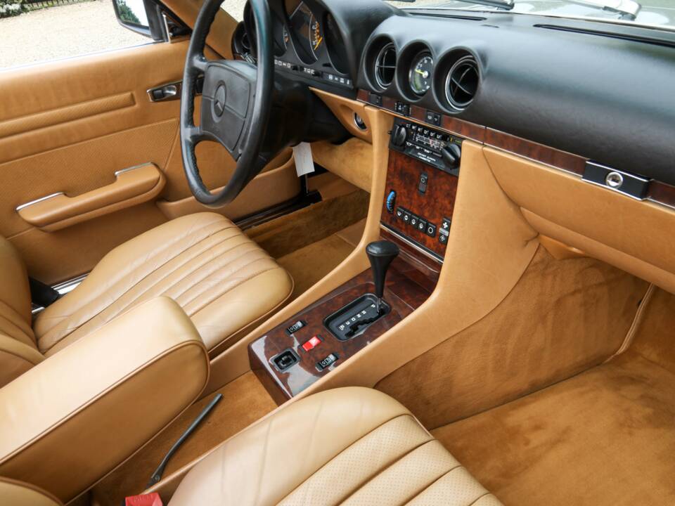 Image 28/50 de Mercedes-Benz 560 SL (1988)