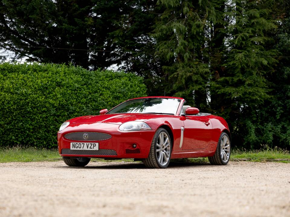 Image 35/50 of Jaguar XKR (2007)