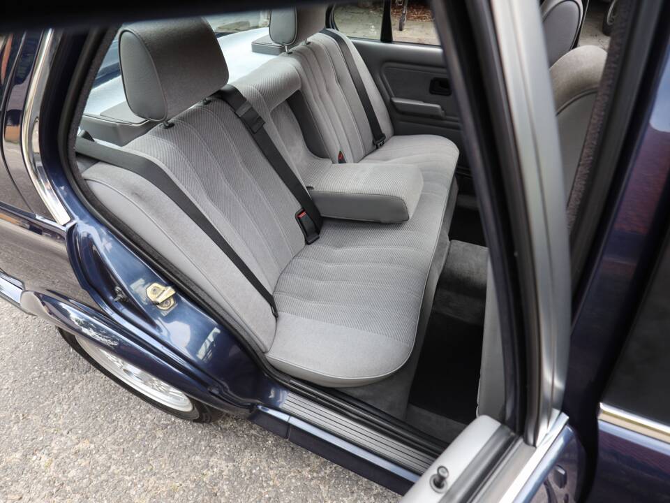 Image 16/82 of BMW 325ix (1989)