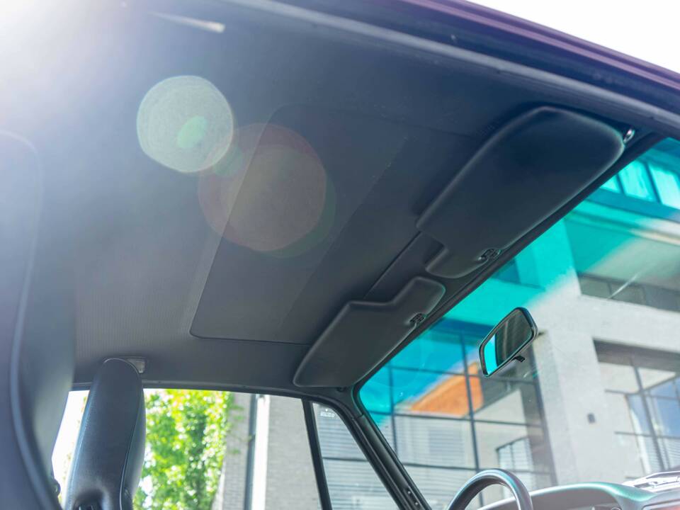 Image 36/46 of Porsche 911 Carrera 4 (1992)