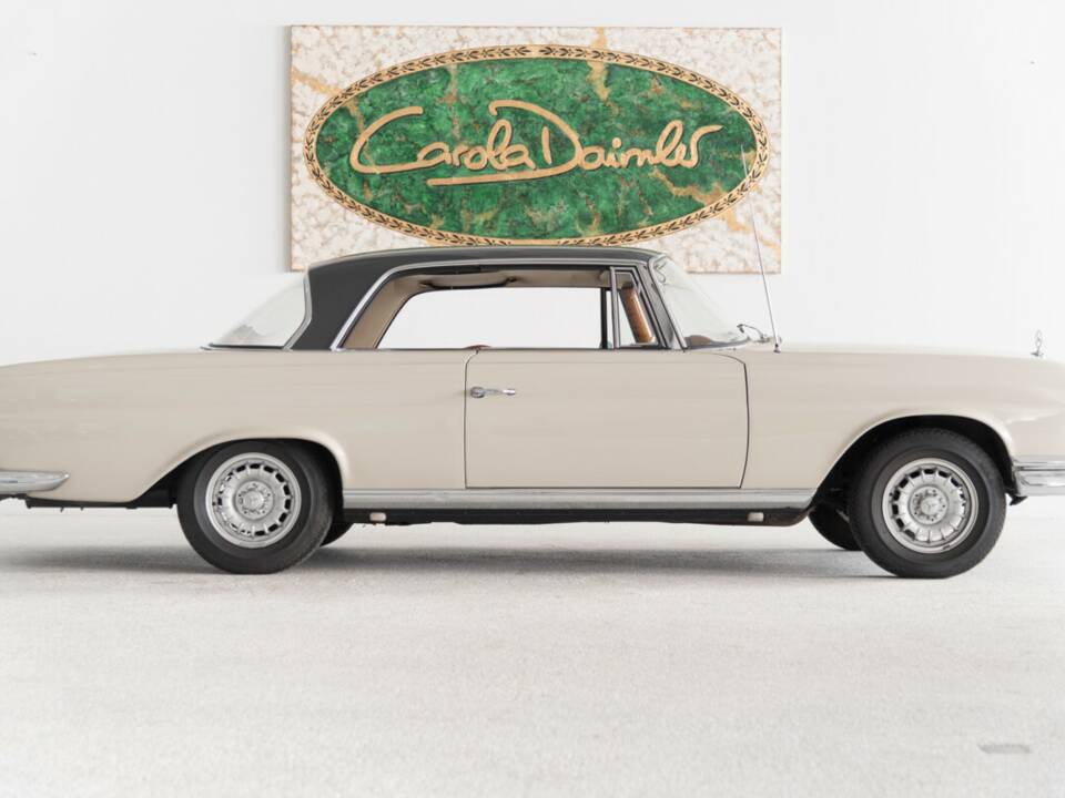 Bild 12/44 von Mercedes-Benz 220 SE b (1964)