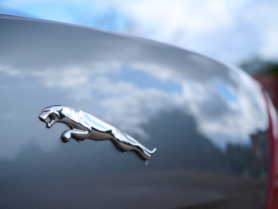 Bild 7/50 von Jaguar XJ 5.0 (2010)