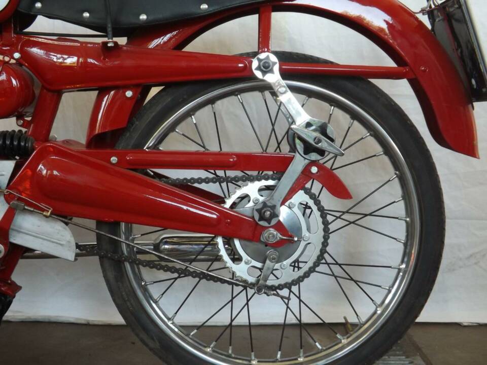 Image 16/44 of Moto Guzzi Cardellino 75 (1957)