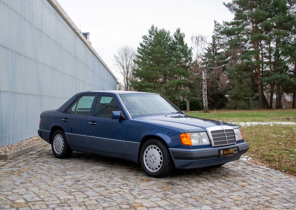 Bild 4/25 von Mercedes-Benz 300 E-24 (1991)