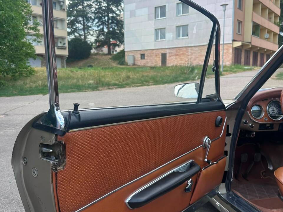 Bild 9/17 von FIAT 2300 S Coupé (1966)