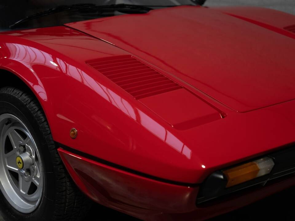 Bild 30/85 von Ferrari 308 GTSi Quattrovalvole (1985)