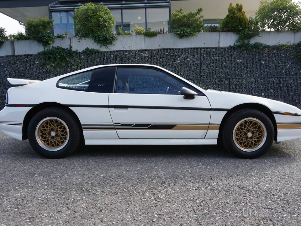 Afbeelding 12/70 van Pontiac Fiero GT (1988)