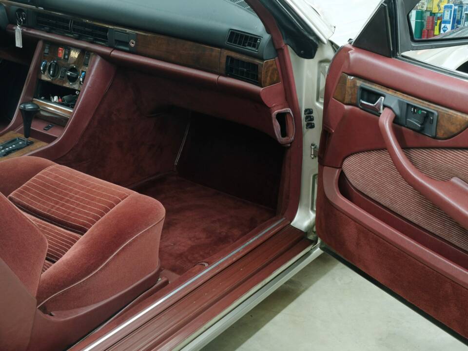 Bild 43/50 von Mercedes-Benz 560 SEC (1986)