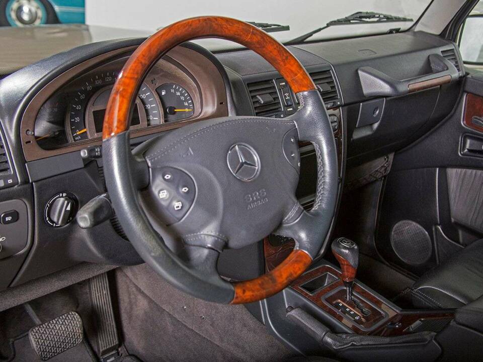 Image 11/20 of Mercedes-Benz G 500 (LWB) (2004)