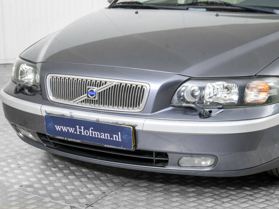 Bild 19/50 von Volvo V 70 2.5T (2003)