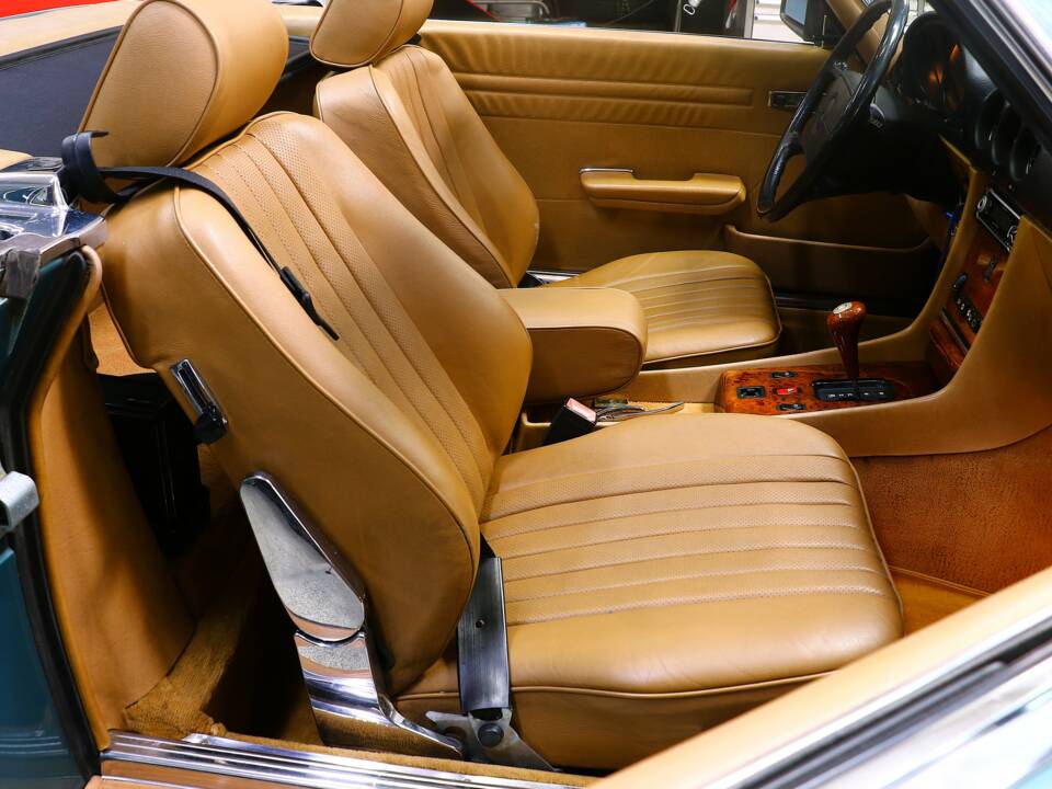 Image 15/25 of Mercedes-Benz 560 SL (1986)