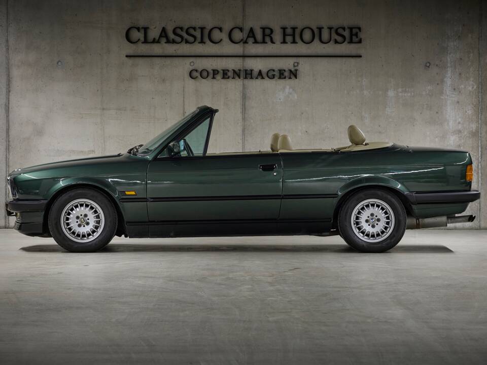 Image 2/90 of BMW 325i (1987)