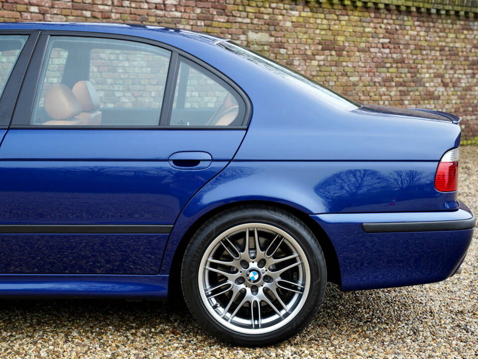 Immagine 38/50 di BMW M5 (2002)