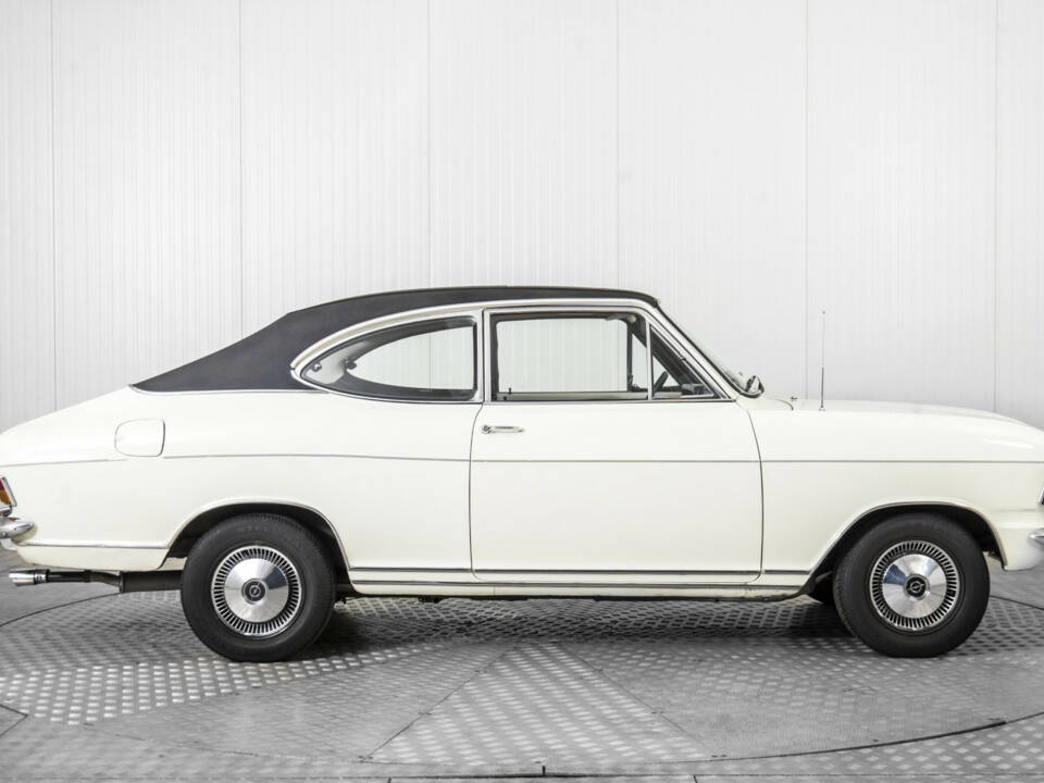 Image 10/50 of Opel Olympia 1700 S (1968)