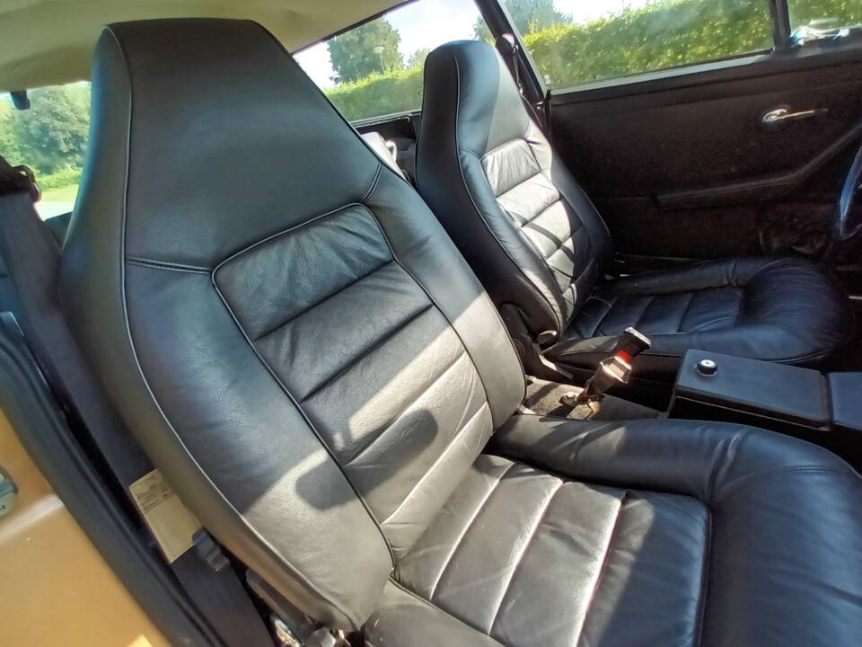 Image 48/73 of Volvo 1800 ES (1972)