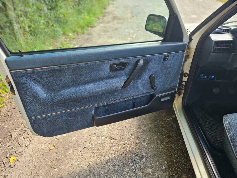 Image 7/13 de Volkswagen Golf II 1.3 (1988)