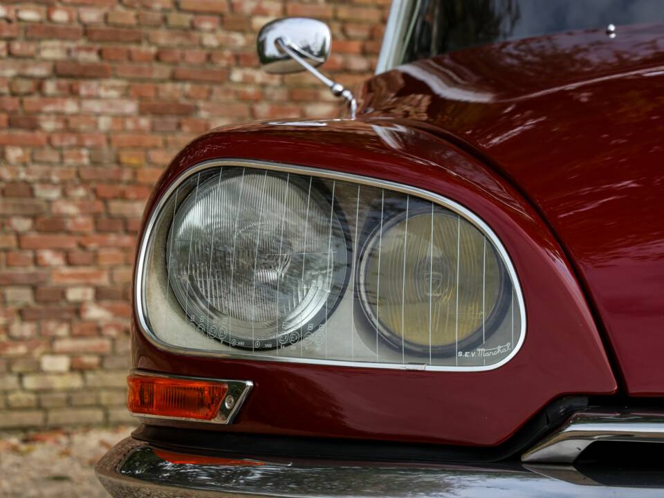 Image 37/50 de Citroën DS 21 (1971)