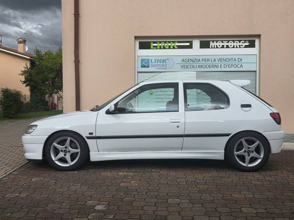 Immagine 9/30 di Peugeot 306 2.0i GTi6 (1997)
