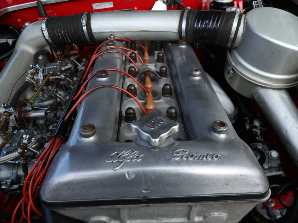 Image 27/50 of Alfa Romeo 2600 Spider (1962)