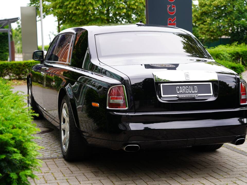 Image 5/21 of Rolls-Royce Phantom VII (2009)