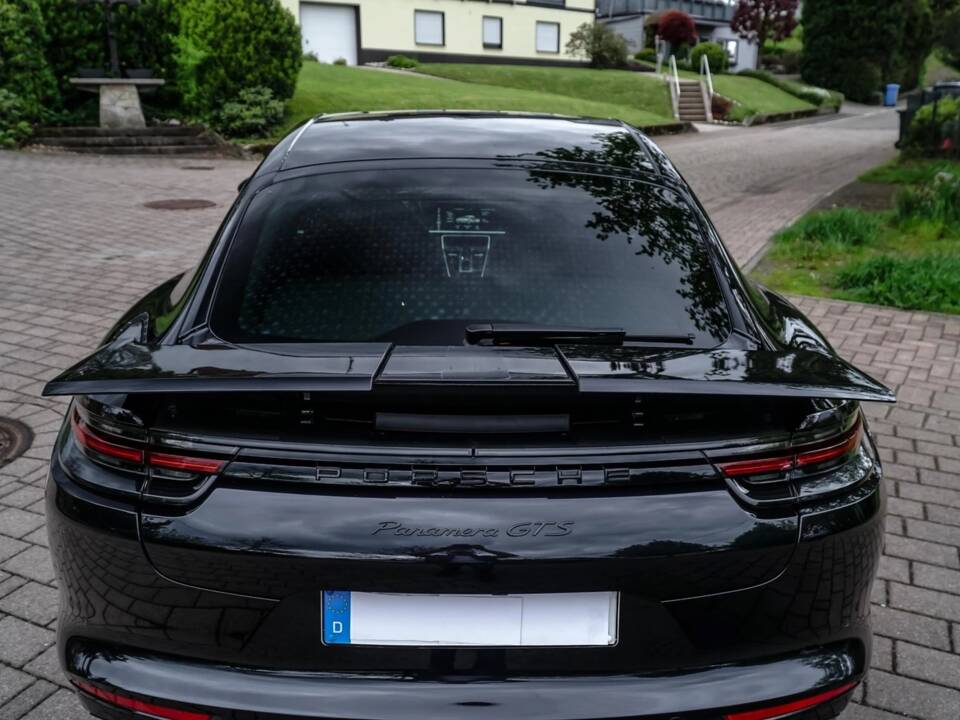 Image 5/11 of Porsche Panamera GTS (2018)