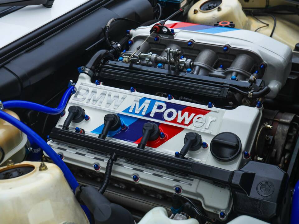 Image 48/50 of BMW M3 (1990)