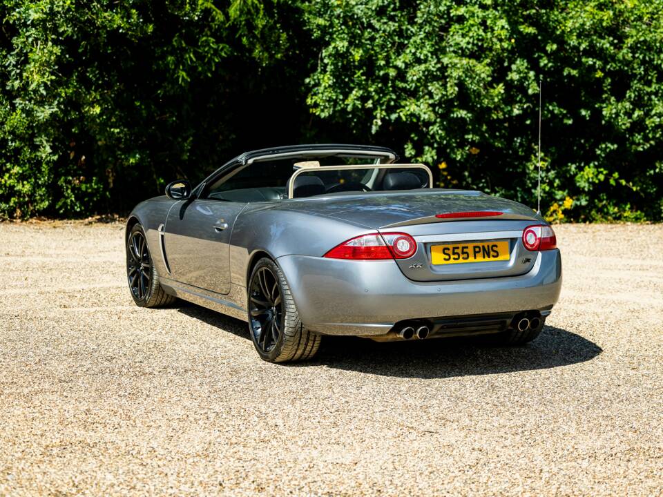 Image 24/50 de Jaguar XKR (2007)