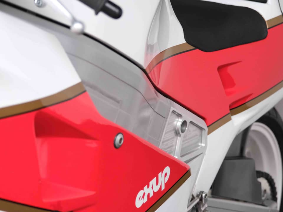 Image 49/95 of Bimota YB6 (1990)