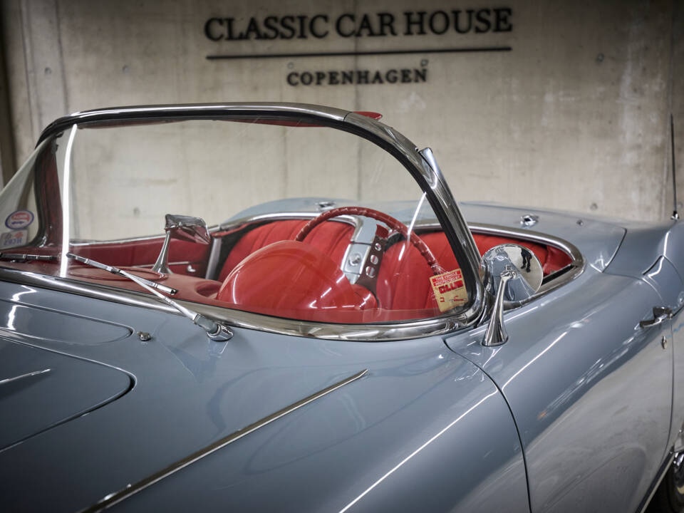 Image 25/78 of Chevrolet Corvette (1962)
