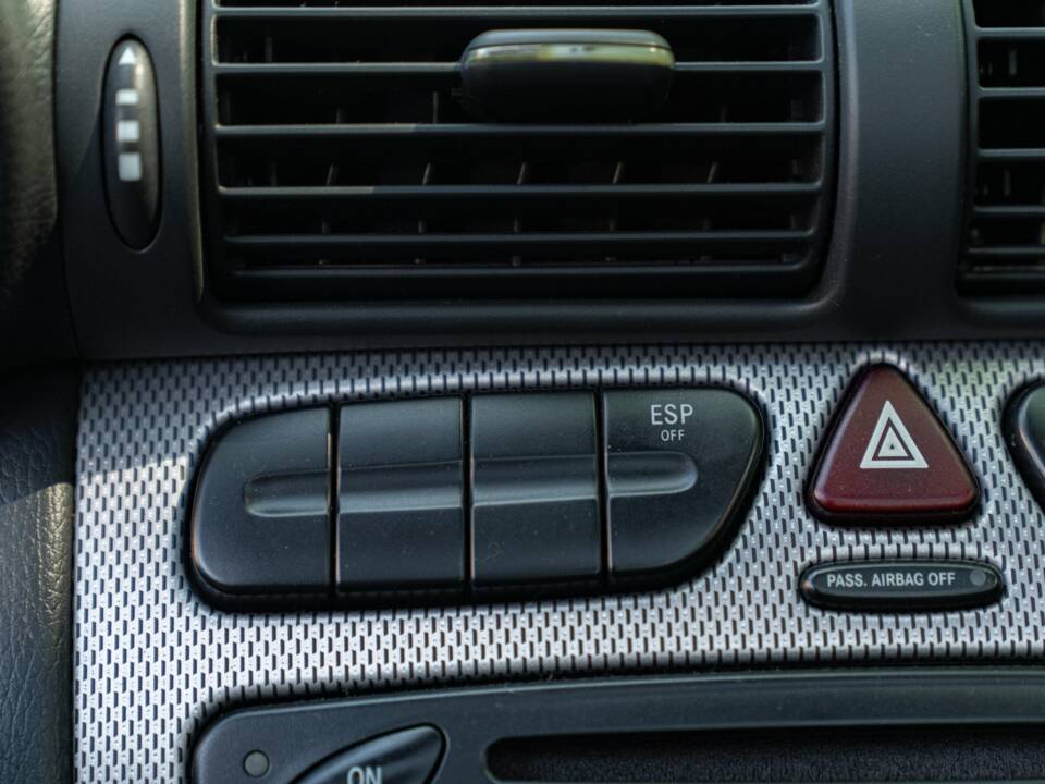 Image 45/50 of Mercedes-Benz C 320 Sportcoupé (2003)