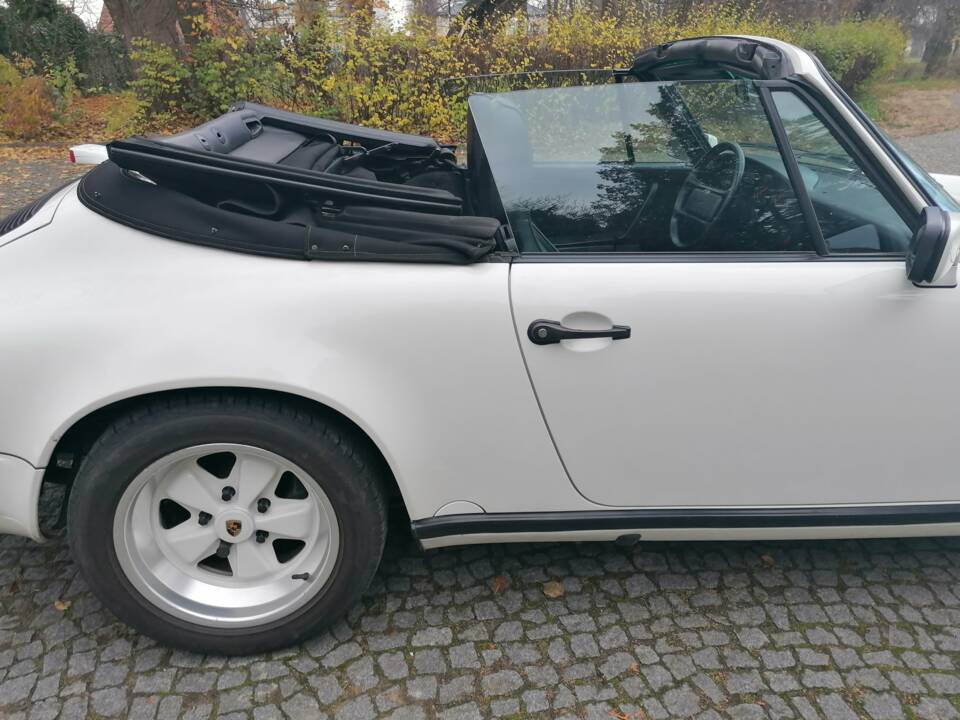 Afbeelding 7/10 van Porsche 911 Carrera 3.2 (1988)