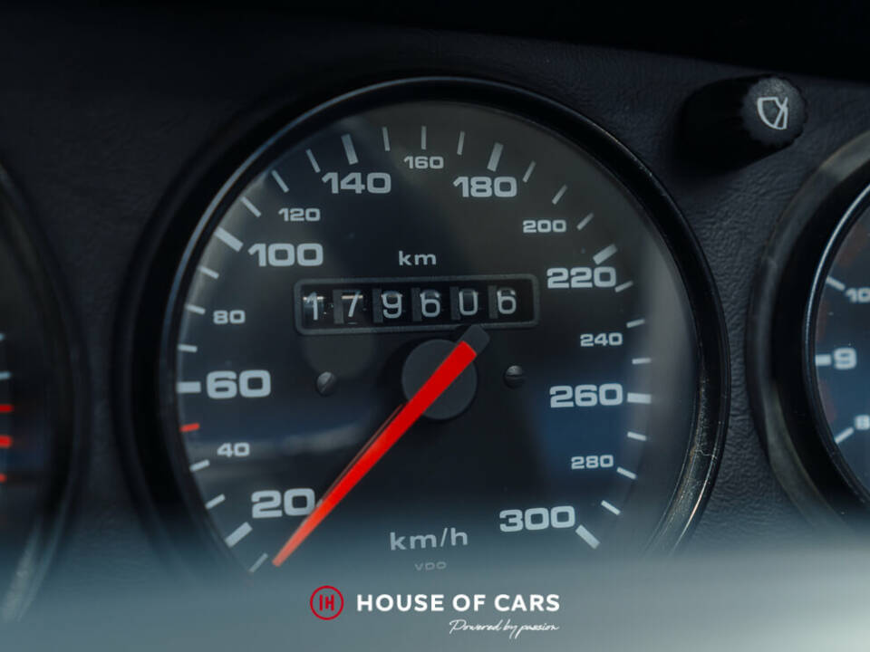 Image 24/25 of Porsche 911 Carrera 2 (1993)