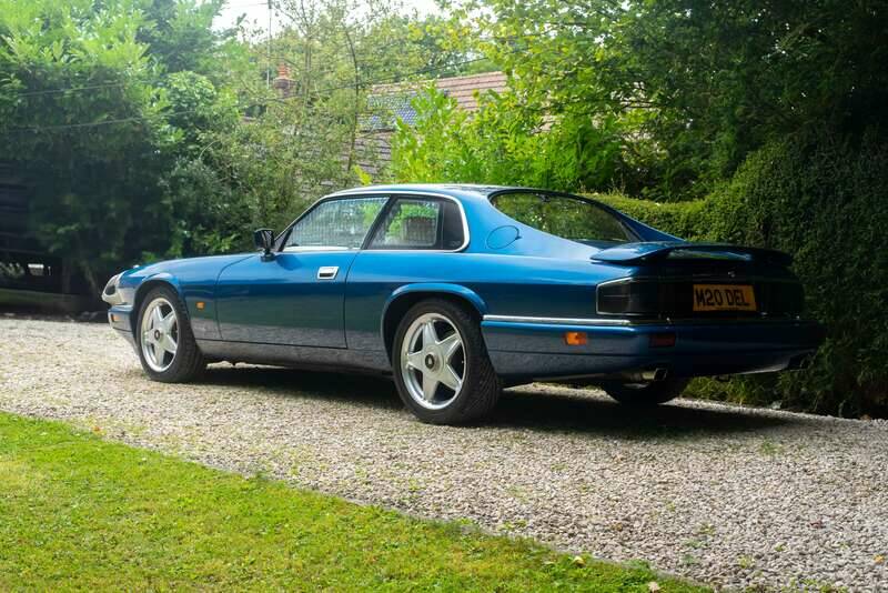 Image 21/50 of Jaguar XJS 4.0 Celebration (1994)