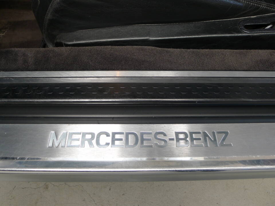 Image 35/47 of Mercedes-Benz 500 SL (1992)