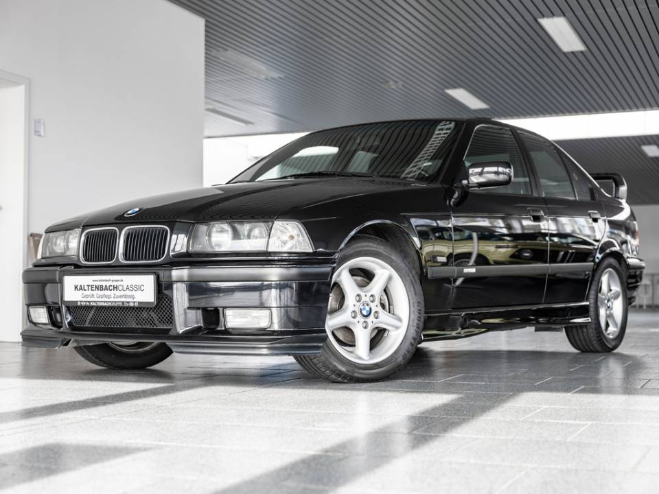 Immagine 34/36 di BMW 318is &quot;Class II&quot; (1994)